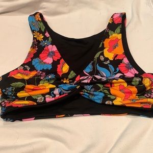 Victoria’s Secret reversible bikini top size xs